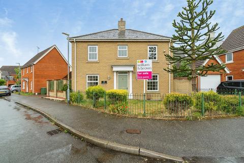 4 bed property, in Ensign Way, £250,000