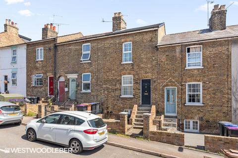 2 bed property, in Musley Hill, £510,000