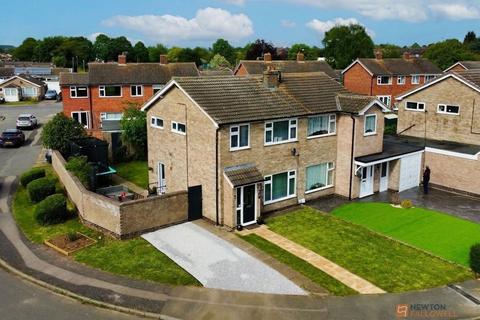 3 bed property, in Keepers Croft, £280,000