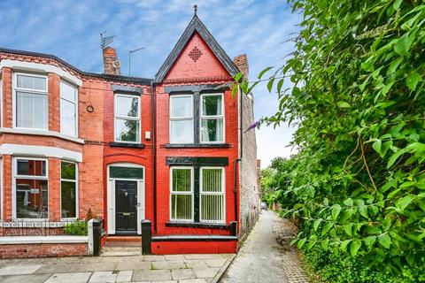 6 bed property, in Brookdale Road, £300,000