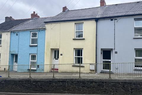 2 bed property, in City Road, £110,000