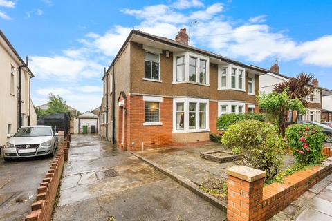 3 bed property, in St. Edwen Gardens, £425,000