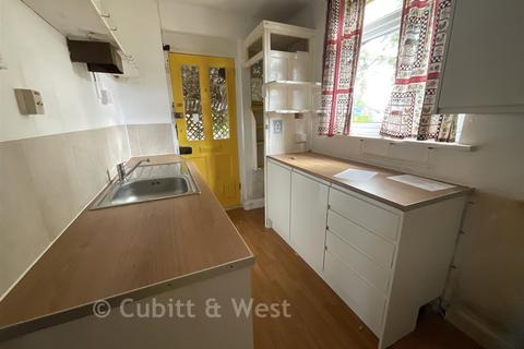 1 bed property, in Sea Front Estate, £199,950