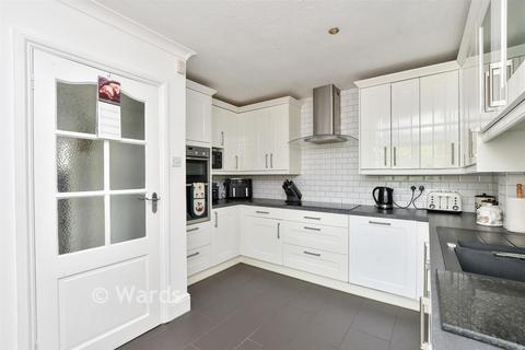 4 bed property, in Park Wood Close, £575,000
