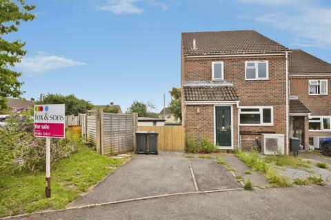 3 bed property, in Middle Green, £220,000
