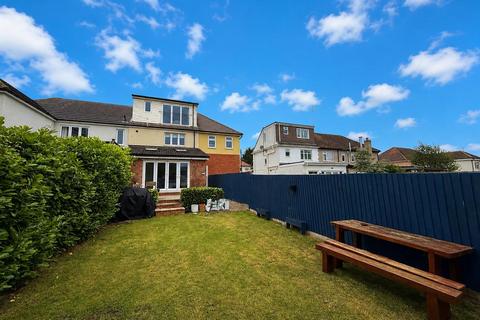 4 bed property, in The Rising, £650,000