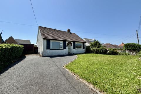 2 bed property, in Ruslin, £100,000