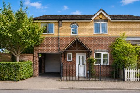 4 bed property, in Stanstrete Field, £425,000