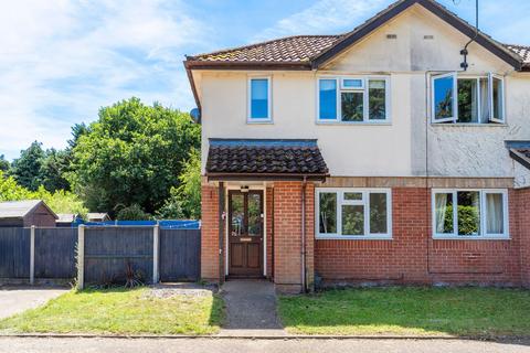 1 bed property, in Mulberry Court, £160,000