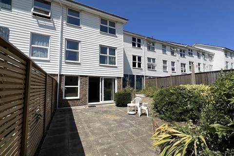 4 bed property, in Berystede, £697,500