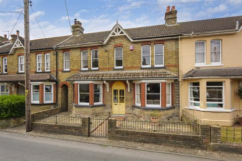 4 bed property, in Connaught House, £450,000