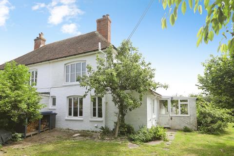 2 bed property, in Garlinge Green, £410,000