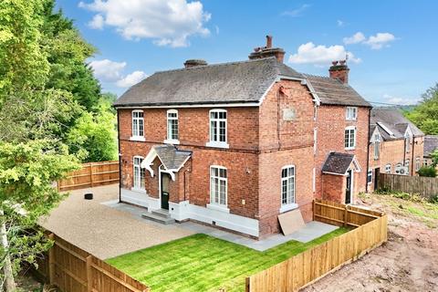 2 bed property, in Wolverhampton Road, £415,000