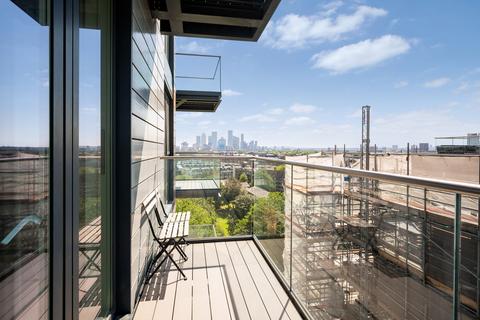 Studio, in Park Vista Tower, £330,000