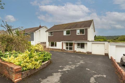 4 bed property, in Rhyd-Y-Defaid Drive, £470,000