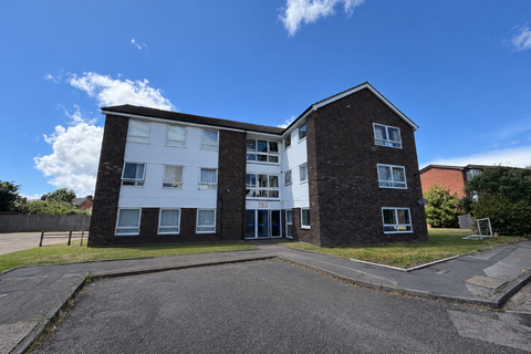2 bed property, in 18 Postmill Close, £92,000