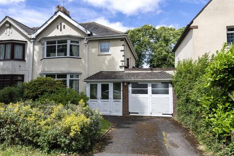 3 bed property, in Moat Road, £345,000