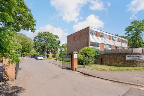 3 bed property, in High Point, £675,000