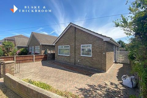 2 bed property, in Frinton Road, £270,000