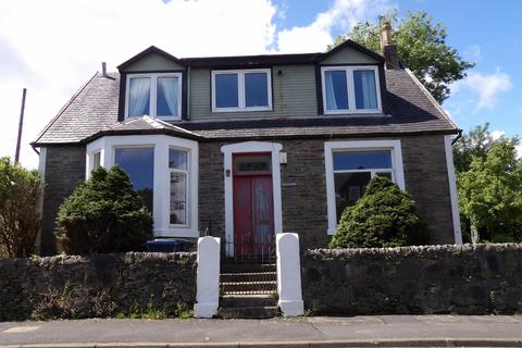 2 bed property, in Victoria Road, £75,000