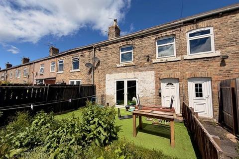 2 bed property, in Eighth Row, £95,000