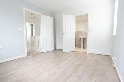 3 bed property, in Leighton Buzzard LU7, £425,000