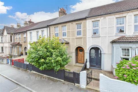 3 bed property, in Trinity Road, £200,000