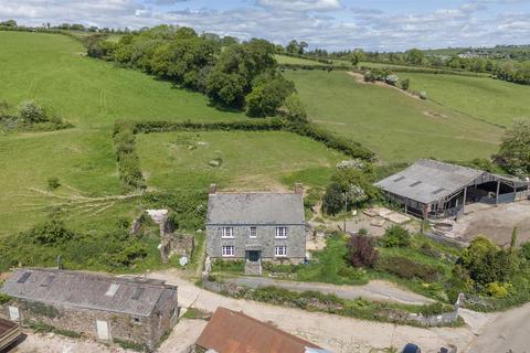 4 bed property, in Avonwick, £850,000