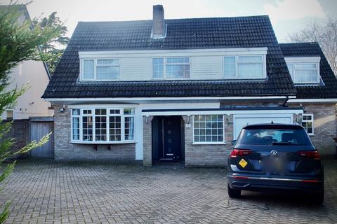 4 bed property, in 9 Fernhills, £750,000