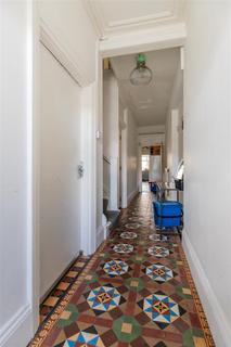 5 bed property, in Cottrell Road, £330,000