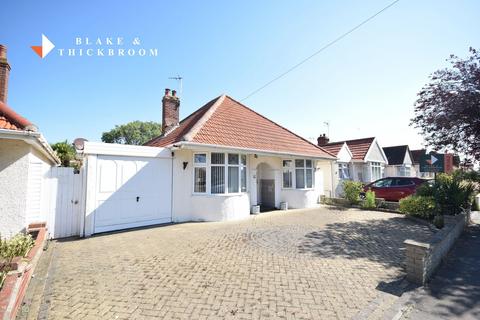 2 bed property, in Canterbury Road, £315,000
