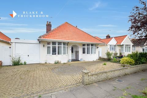 2 bed property, in Canterbury Road, £315,000