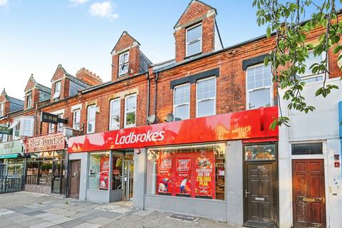 3 bed property, in Kingsley Park Terrace, £150,000