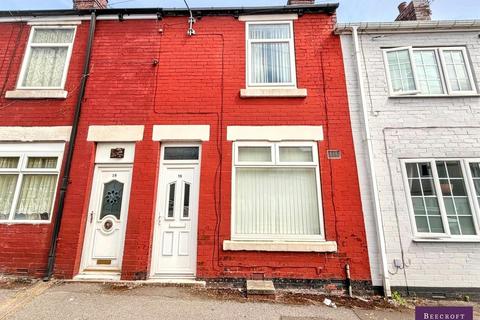 2 bed property, in George Street, £80,000