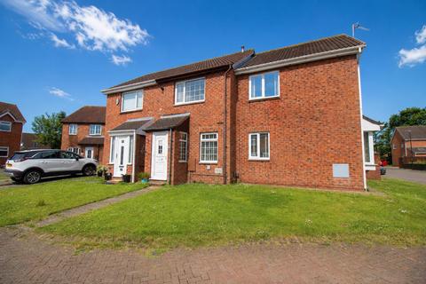 2 bed property, in Cairngorm Avenue, £115,000