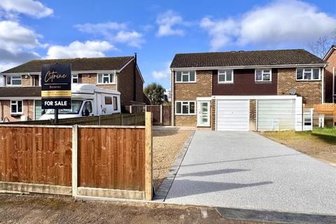 3 bed property, in Wheelers Walk, £342,000