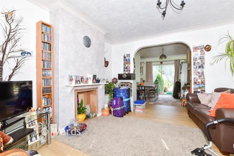 3 bed property, in New Hythe Lane, £310,000