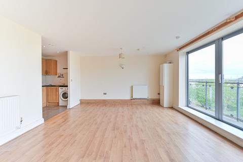 2 bed property, in Miles Close, £225,000