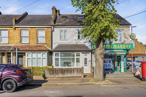 1 bed property, in Demesne Road SM6, £250,000