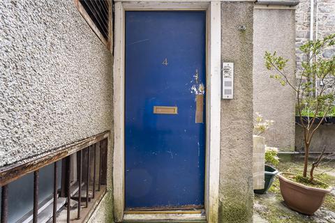 2 bed property, in Great Western Road, £59,000