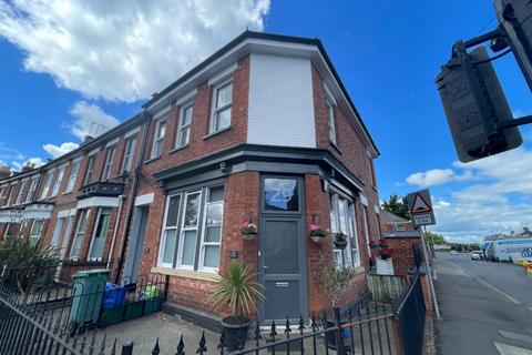 4 bed property, in Gloucester Road, £365,000