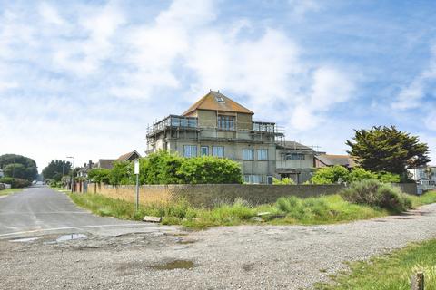 8 bed property, in Fitzroy Avenue, £950,000