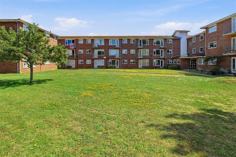 Studio, in Belgrave Road, £135,000