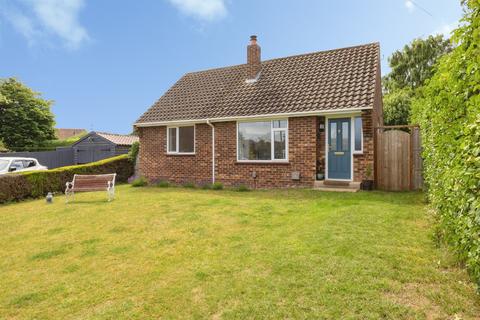 3 bed property, in Broom Avenue, £350,000