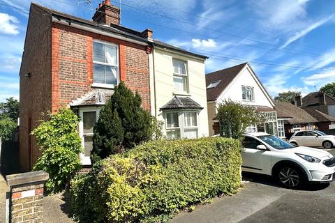 3 bed property, in Alexandra Road, £495,000