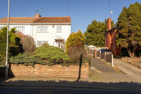 3 bed property, in 44 St. Chads Road, £180,000