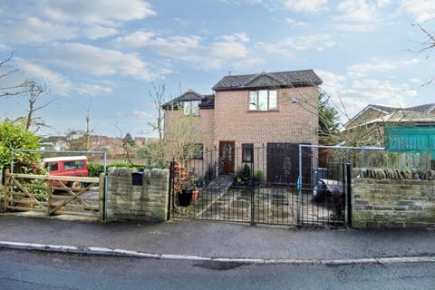 3 bed property, in Chapel Lane, £275,000