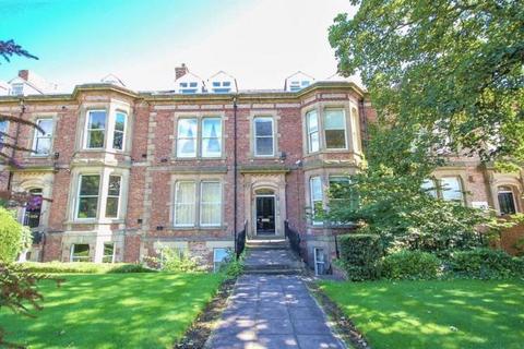 1 bed property, in Osborne Terrace, £240,000