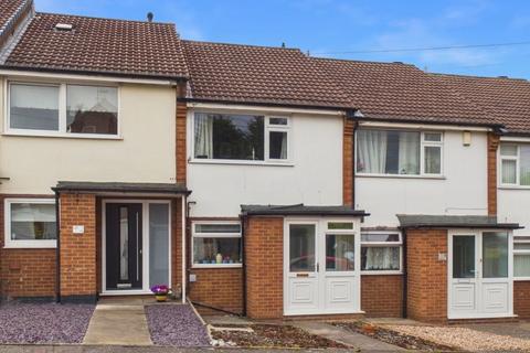 2 bed property, in Ian Grove, £170,000
