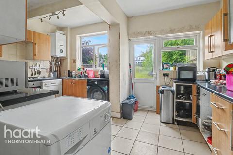 4 bed property, in Georgia Road, £625,000